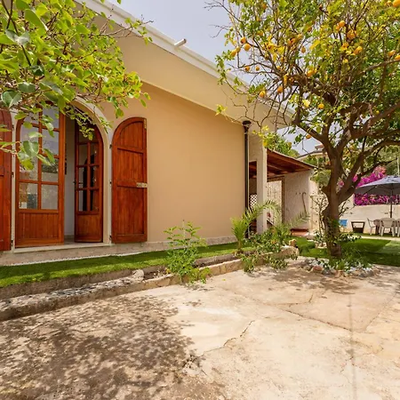 Degli Ulivi Holiday home *